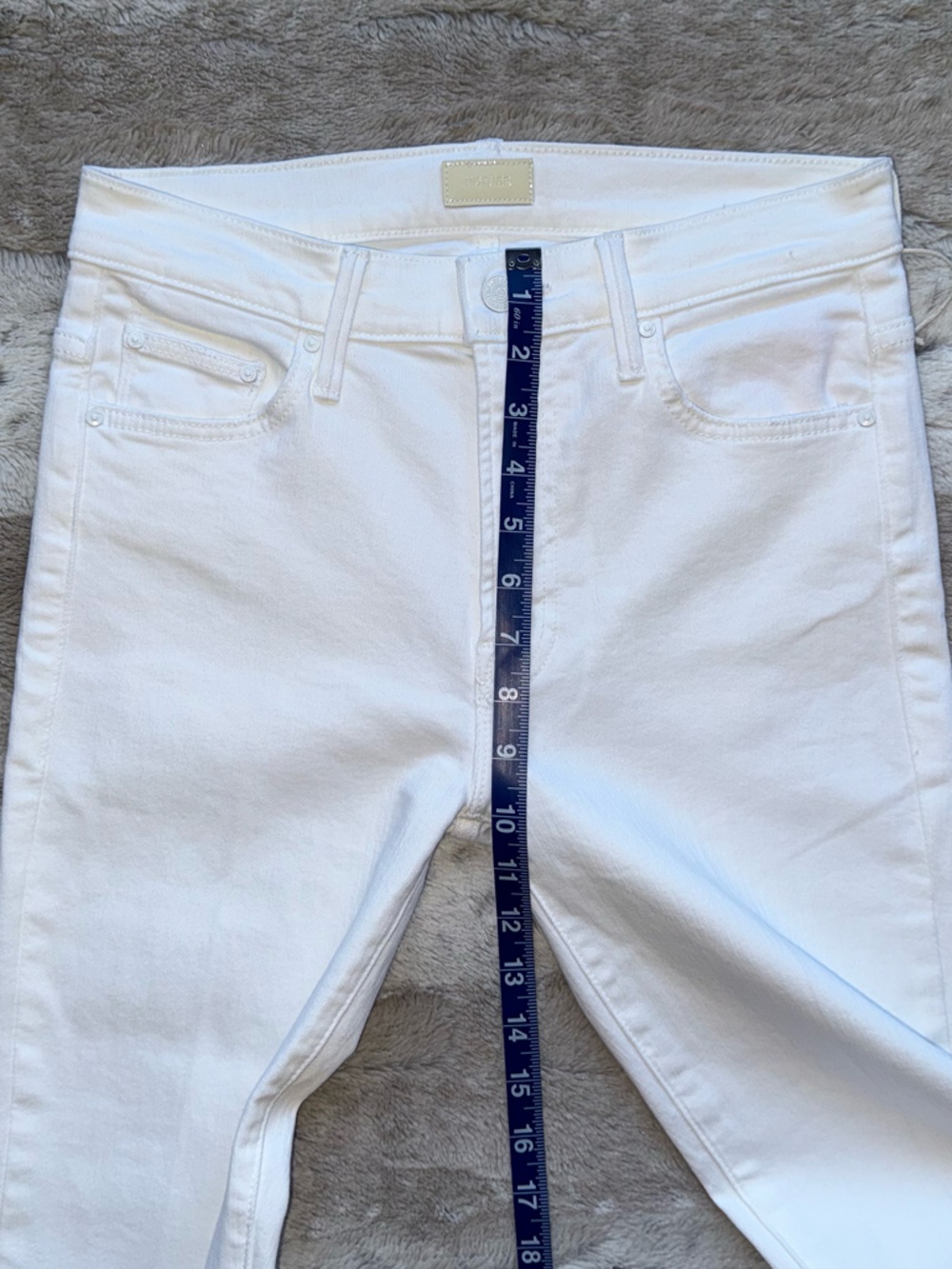 NWOT💕MOTHER LiL’ The Insider Crop Step Fray Jeans Size 27 - Picture 11 of 16